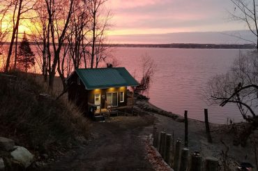 Chalets à louer au bord de l'eau dans les Laurentides #00