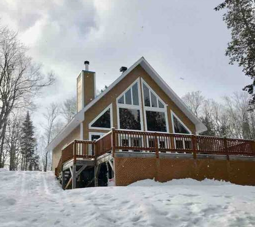 Cottages for rent near a ski mountain in the Laurentians #13