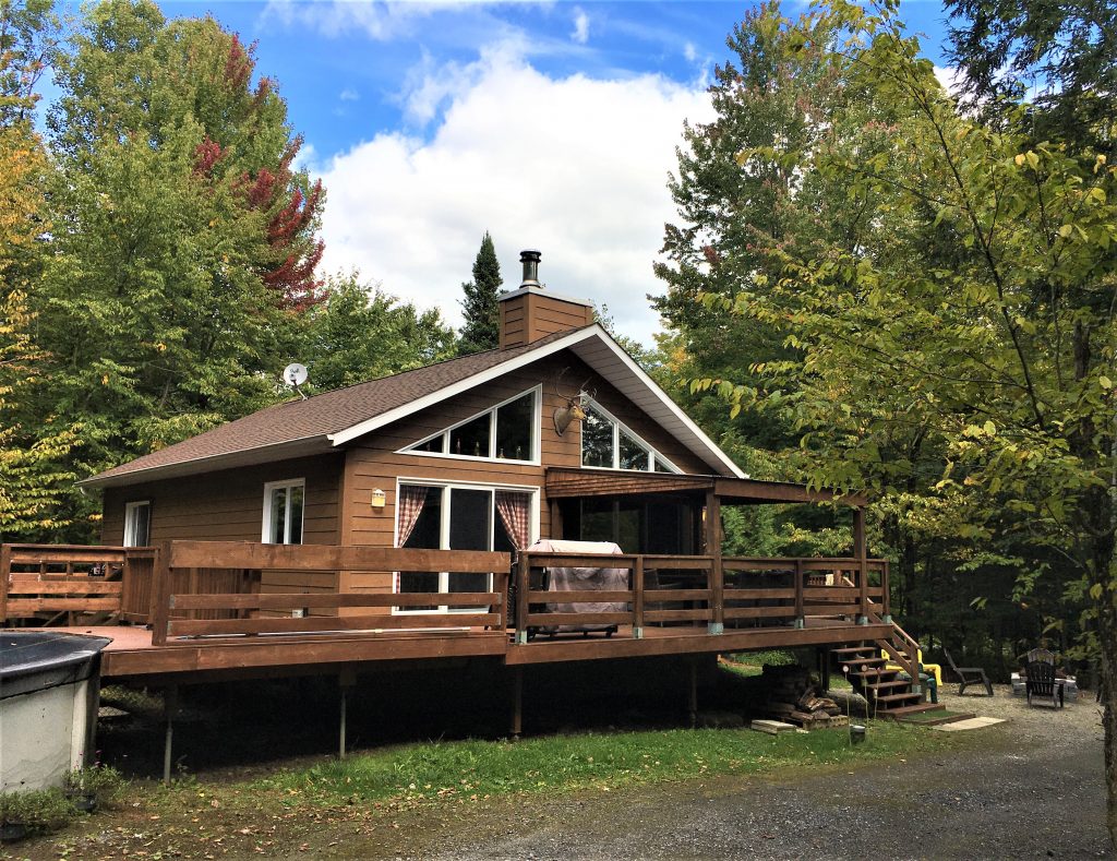 Waterfont cottages for rent in Eastern Townships #10