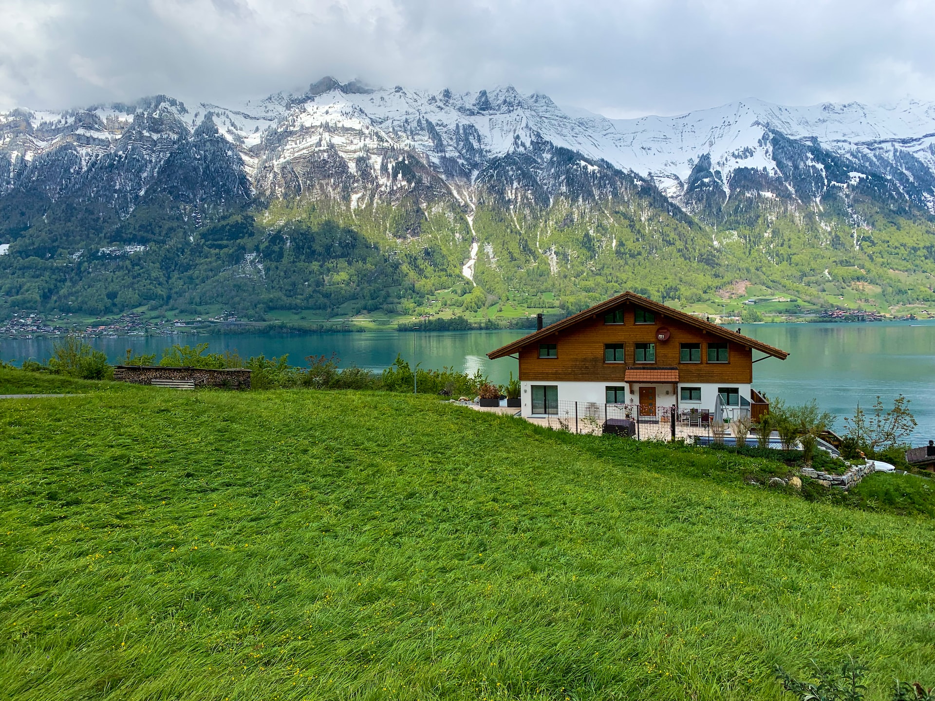 understanding-the-differences-between-cabins-and-chalets-wechalet-blog